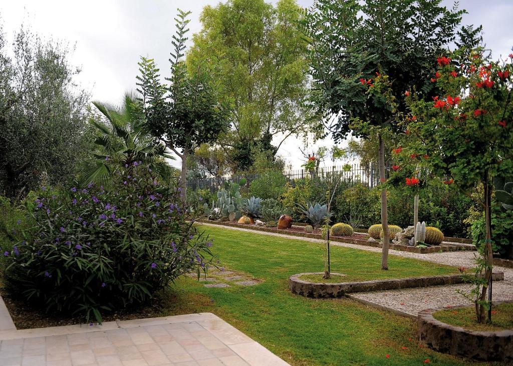Hotel Il Giardino Del Te Barletta Exterior foto
