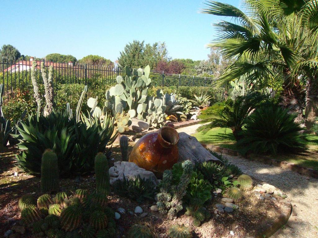 Hotel Il Giardino Del Te Barletta Exterior foto