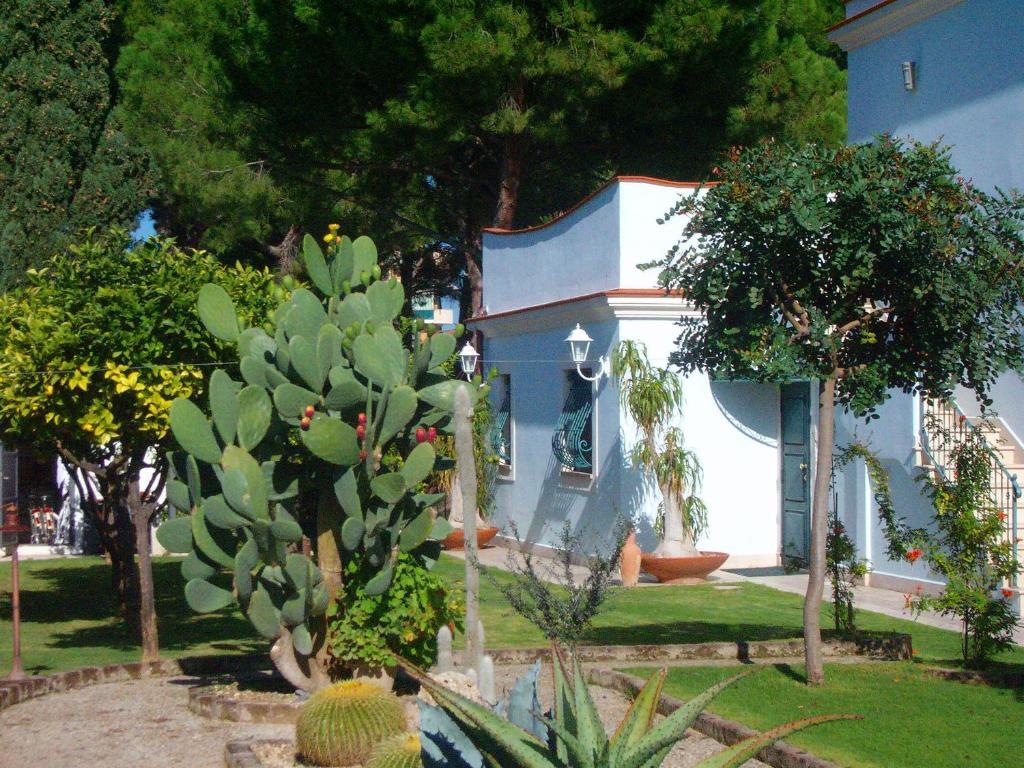 Hotel Il Giardino Del Te Barletta Exterior foto